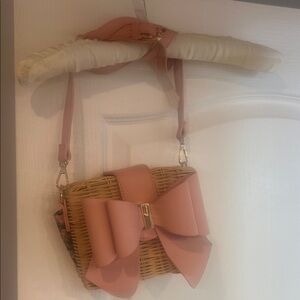 Elegant Tan Wicker Bag with Bow Accent